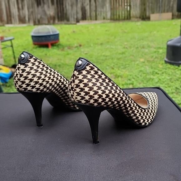 MICHEAL KORS ELISA HOUNDSTOUCH CALF HAIR LEATHER HEELS WOMAN'S SIZE 7 GUC - Picture 11 of 16